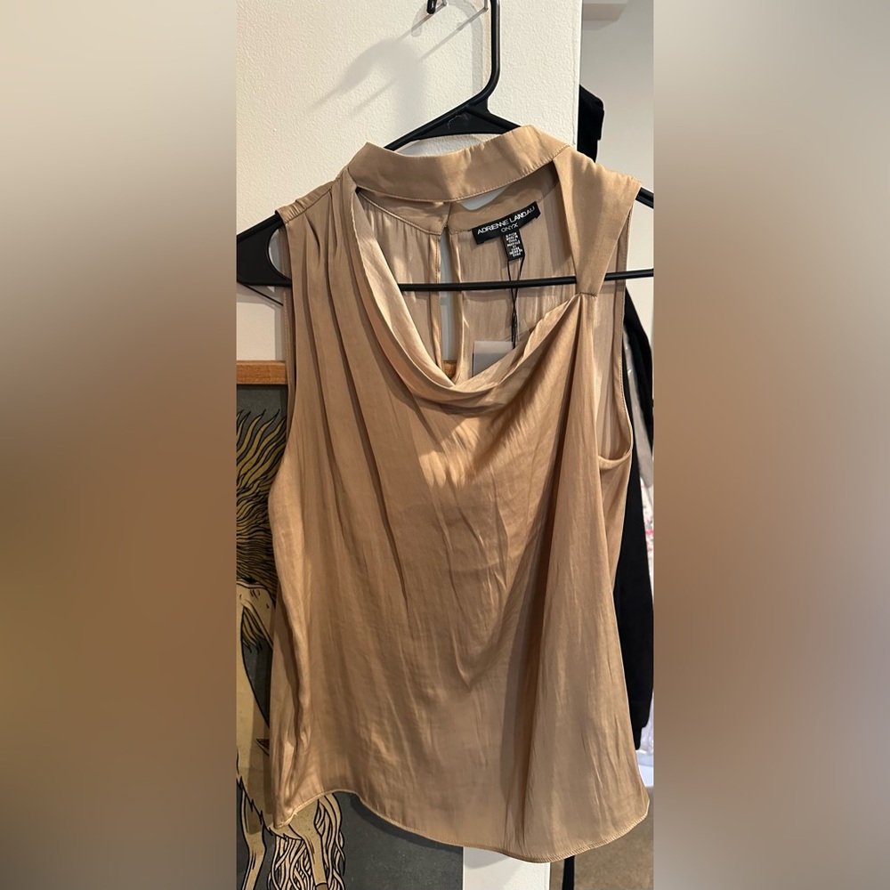 Sleeveless angled blouse